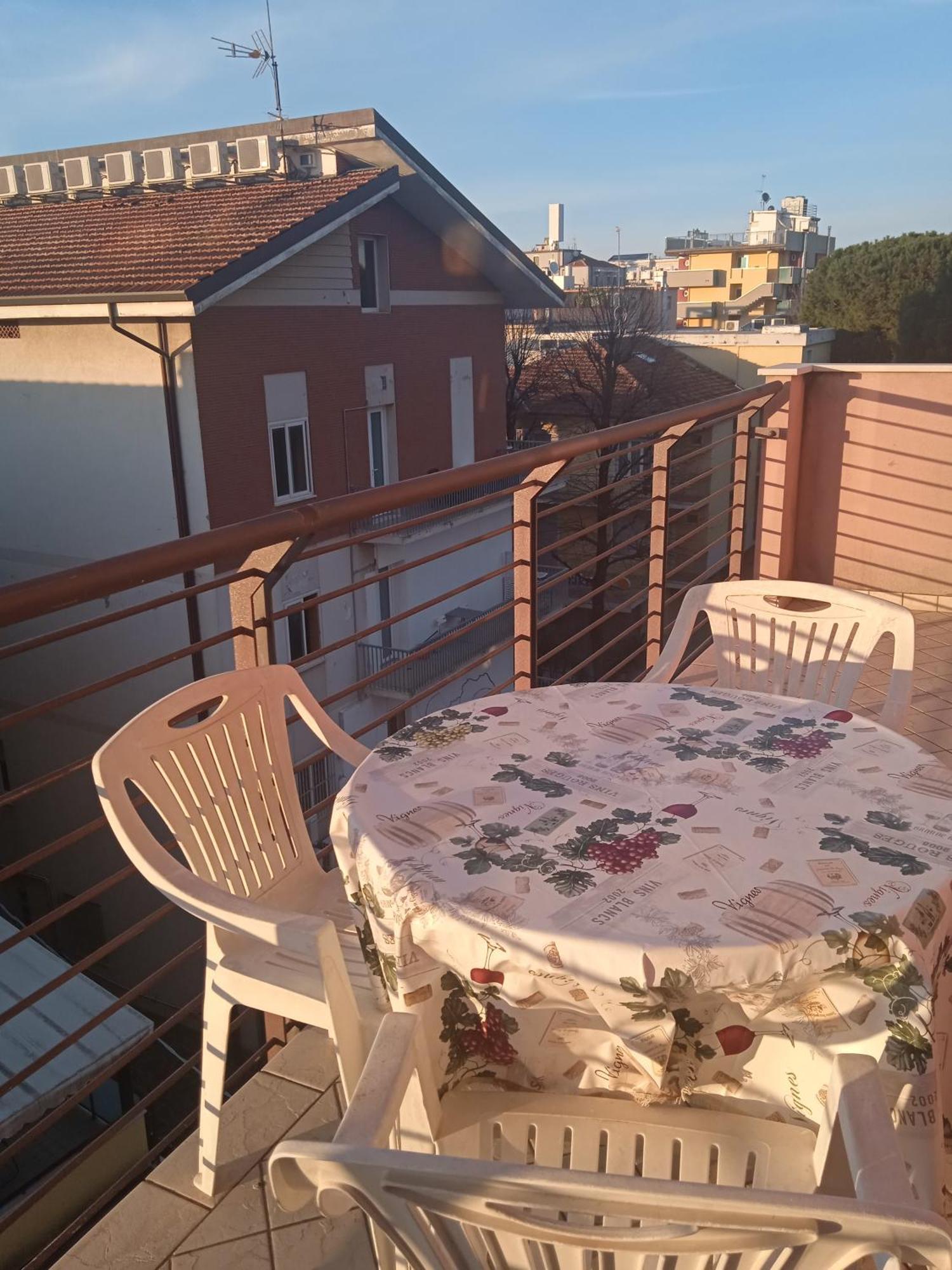 Il Tramonto Apartment Римини Екстериор снимка